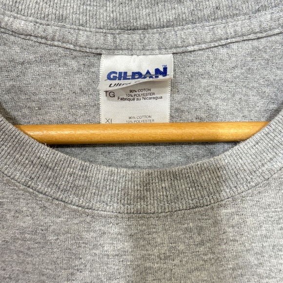 Gildan Graphic Tee - Picture 4 of 4